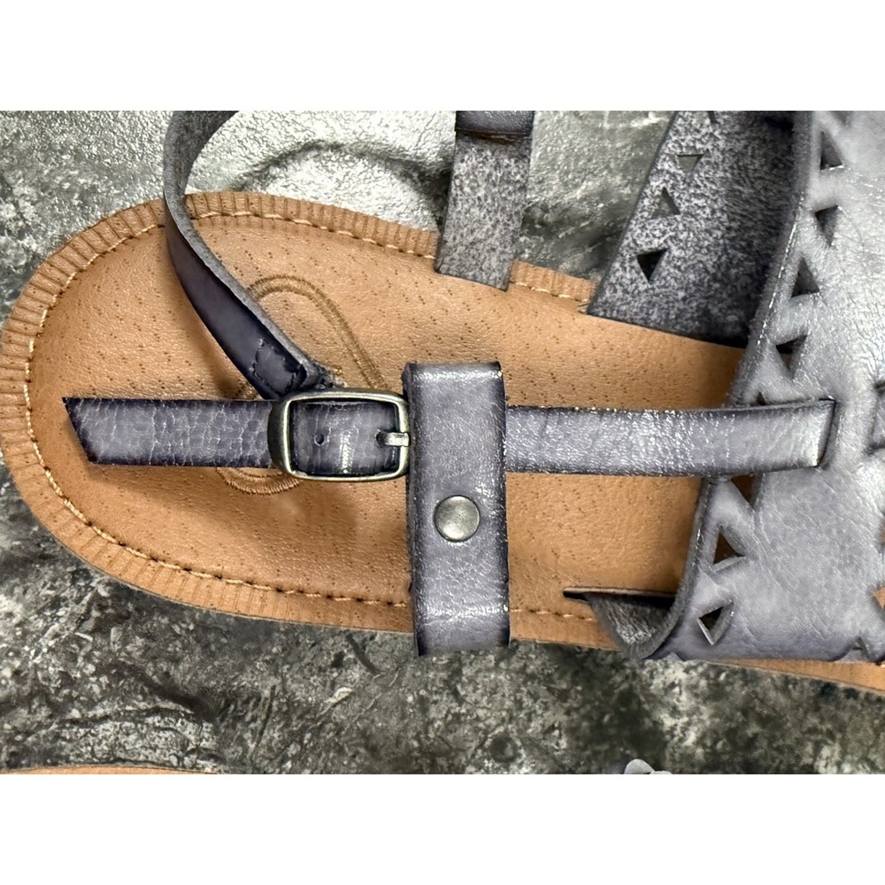 Madeline Womens Bon Bon Flat Strappy Buckle Thong Sandals Gray Sz 11M - Picture 5 of 8